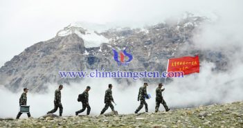 駐藏區(qū)的黃金十一支隊官兵填補了我國高海拔無人區(qū)一個又一個地質(zhì)空白 季永健 攝