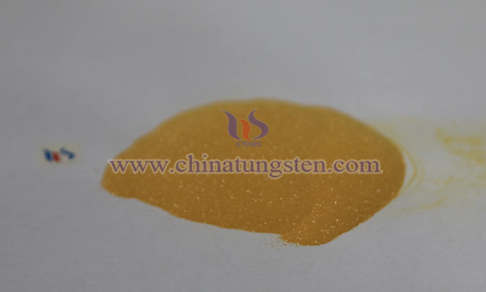 中鎢線上橙色氧化鎢圖片