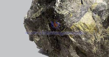 中鎢智造鎢精礦圖片
