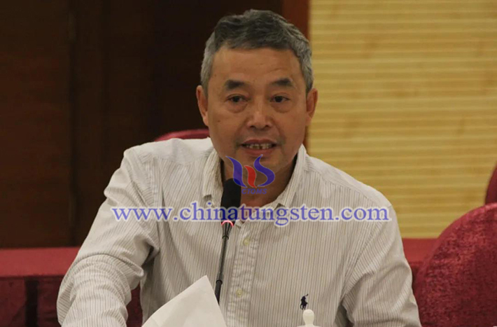 中國鎢業(yè)協(xié)會主席團主席、贛州海盛鎢鉬集團有限公司董事長曾慶寧